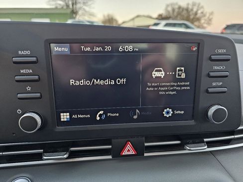 Used 2022 Hyundai Elantra SEL image 48