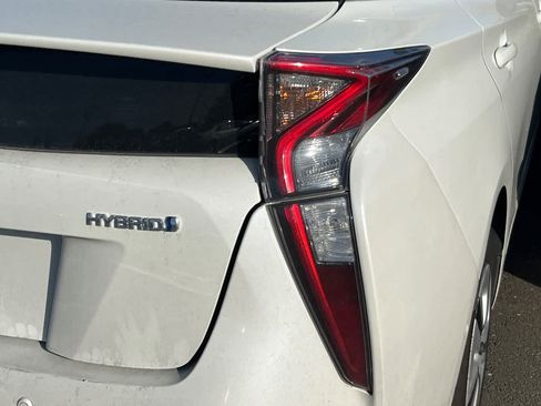 Certified 2016 Toyota Prius Four w/ Advanced Technology Package FWD image 18
