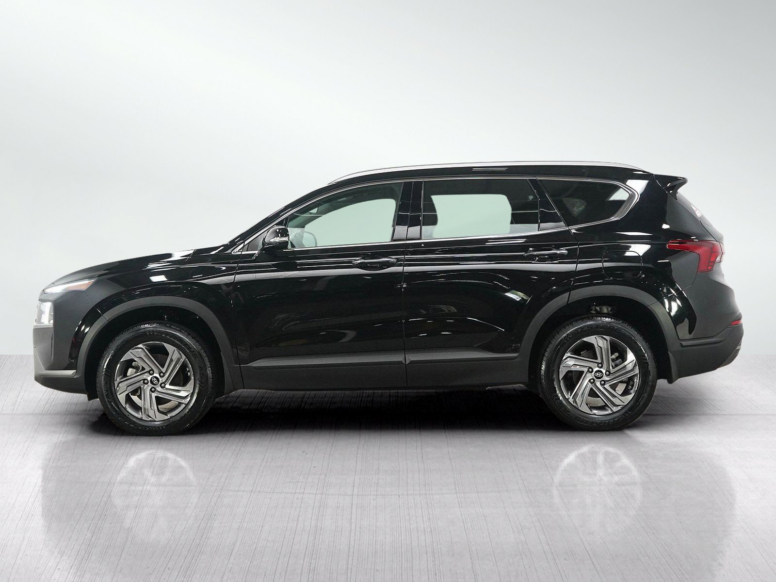 Used 2023 Hyundai Santa Fe SEL w/ Cargo Package AWD/4WD image 2