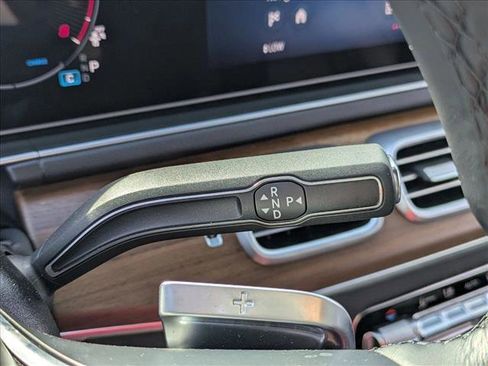 Used 2025 Mercedes-Benz GLE 350 4MATIC image 11