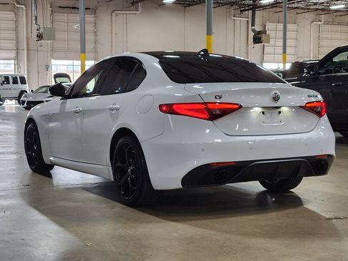 Used 2019 Alfa Romeo Giulia AWD w/ Quick Order Package 22J Sport image 11
