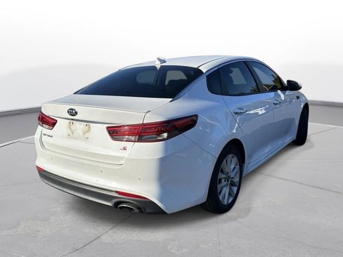 Used 2018 Kia Optima S image 4