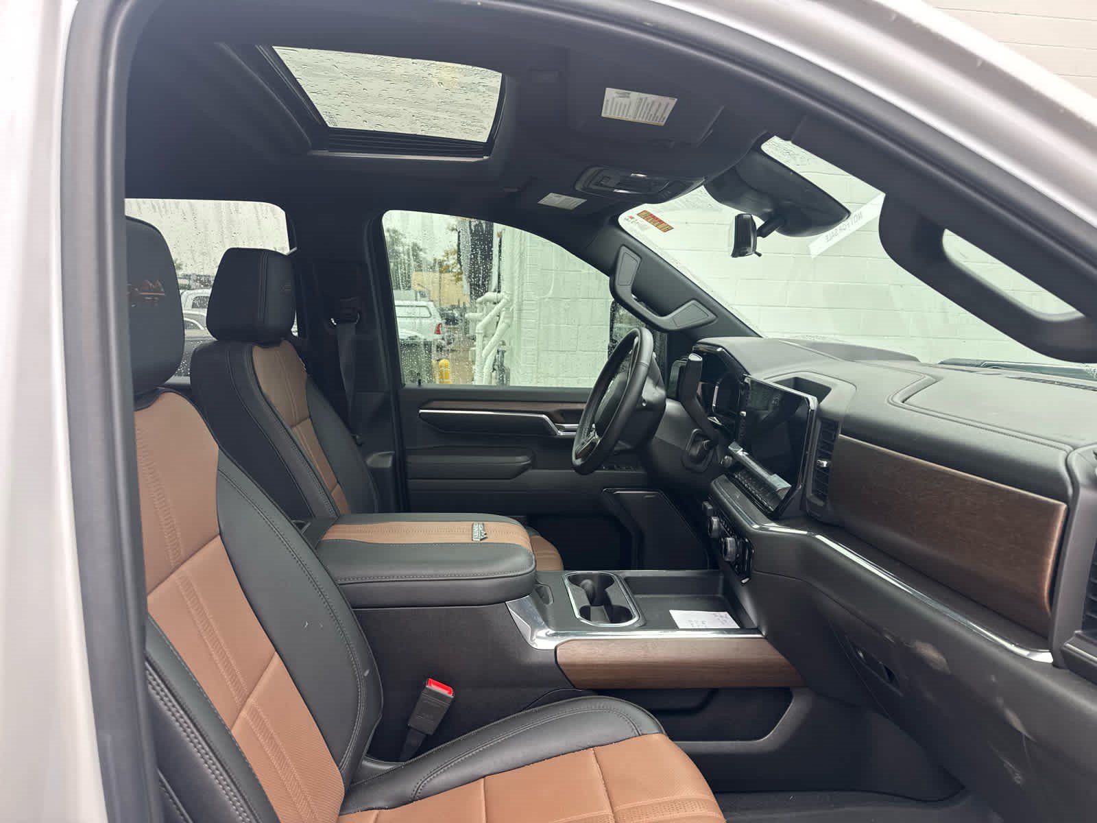 Used 2024 Chevrolet Silverado 2500 High Country w/ High Country Premium Package AWD/4WD image 6