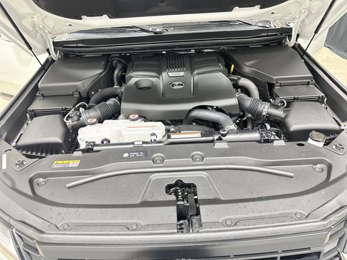 Used 2025 Lexus GX 550 w/ Accessory Package (2T) image 35