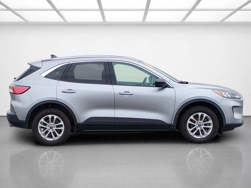 Used 2022 Ford Escape SE w/ Cold Weather Package AWD/4WD image 6