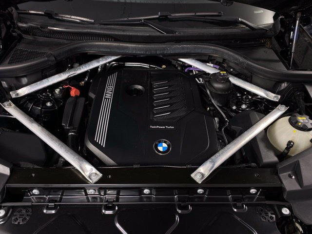 Used 2021 BMW X6 xDrive40i w/ M Sport Package AWD/4WD image 13