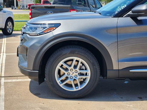 New 2025 Ford Explorer Active w/ Active Comfort Package image 7