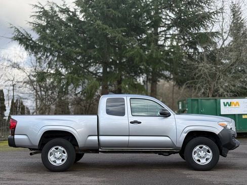 Used 2019 Toyota Tacoma SR image 6