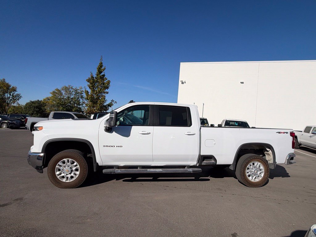Used 2025 Chevrolet Silverado 3500 LT w/ Safety Package AWD/4WD image 6