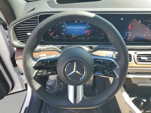 New 2026 Mercedes-Benz GLS 580 4MATIC image 28