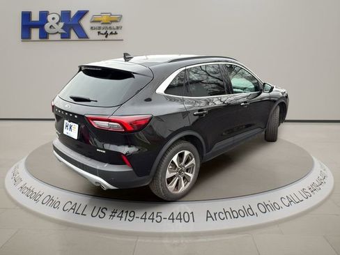 Used 2025 Ford Escape Platinum image 10