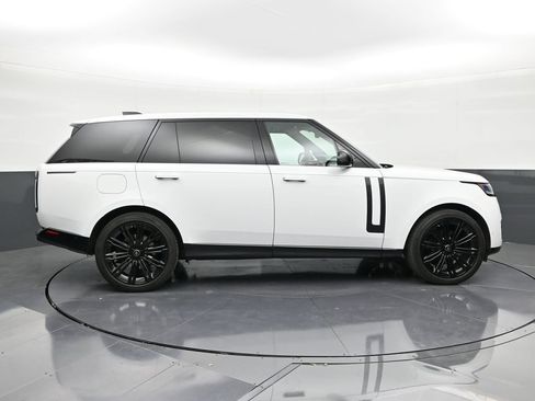 Used 2025 Land Rover Range Rover Long Wheelbase SE image 6