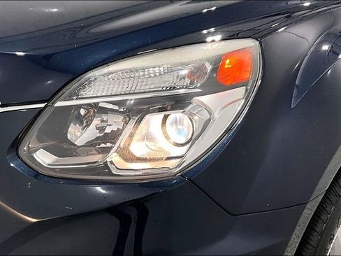 Used 2017 Chevrolet Equinox LT w/ Convenience Package image 34