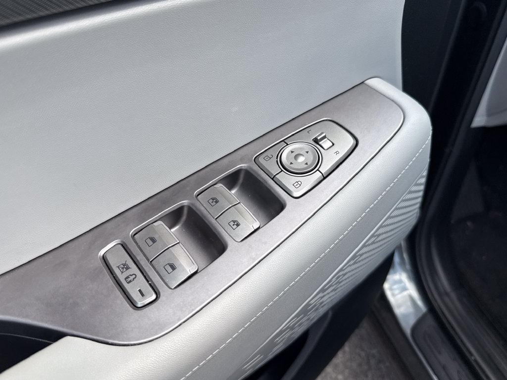 Used 2025 Hyundai Palisade SEL FWD image 15