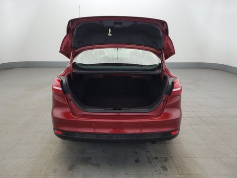 Used 2016 Ford Focus SE w/ SE Power Seat Package FWD image 29