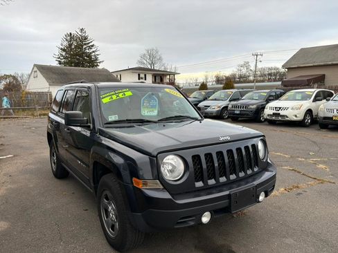 Used 2014 Jeep Patriot Sport image 1