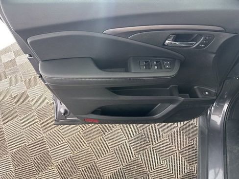 Certified 2025 Honda Ridgeline RTL image 24