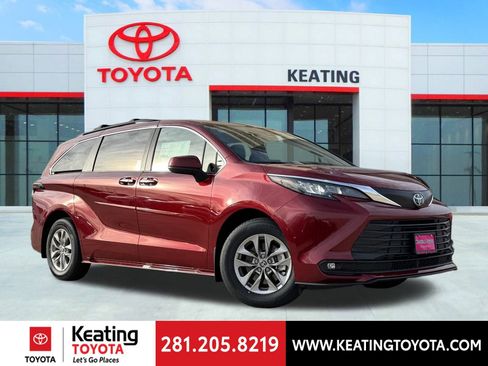 New 2026 Toyota Sienna XLE image 1