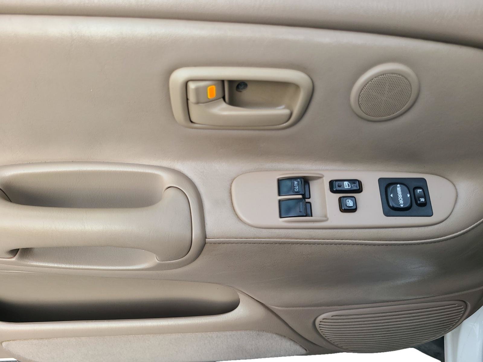 Used 2001 Toyota Tundra Limited RWD image 10