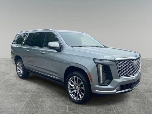 Certified 2025 Cadillac Escalade ESV Premium Luxury w/ LPO, Radiant Package AWD/4WD image 7
