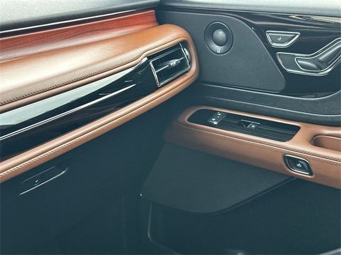 Used 2022 Lincoln Aviator Reserve w/ Equipment Group 201A image 35