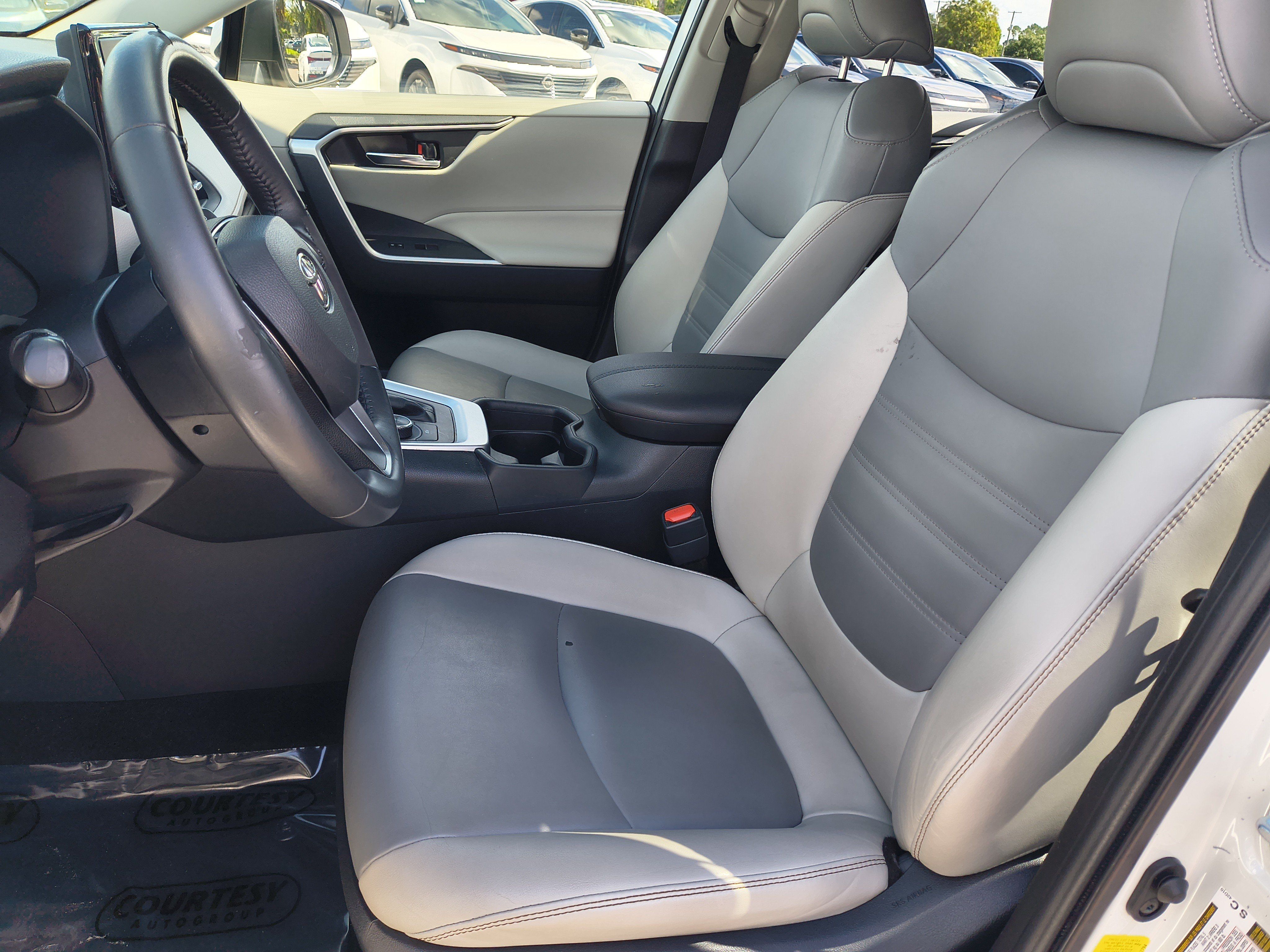 Used 2021 Toyota RAV4 XLE Premium AWD/4WD image 20