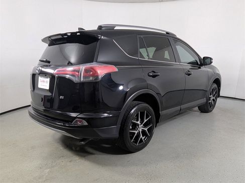 Used 2017 Toyota RAV4 SE image 7