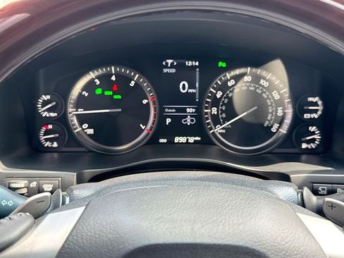 Used 2021 Lexus LX 570 4WD w/ Luxury Package image 3