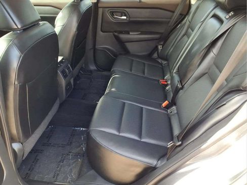 Used 2023 Nissan Rogue SV w/ SV Premium B Package FWD image 12