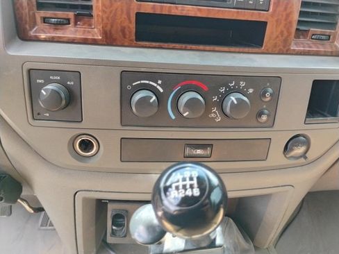 Used 2006 Dodge Ram 2500 Truck SLT w/ Light Group image 18