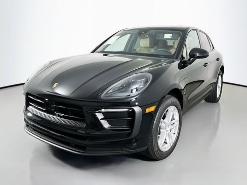 Used 2025 Porsche Macan image 1