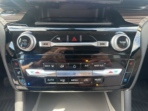 Used 2024 Ford Explorer Limited image 20