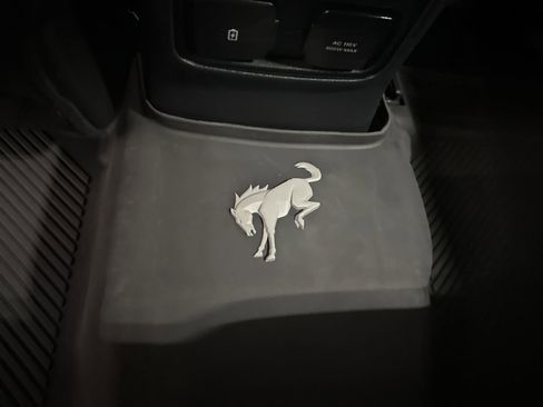 Used 2023 Ford Bronco Wildtrak image 25