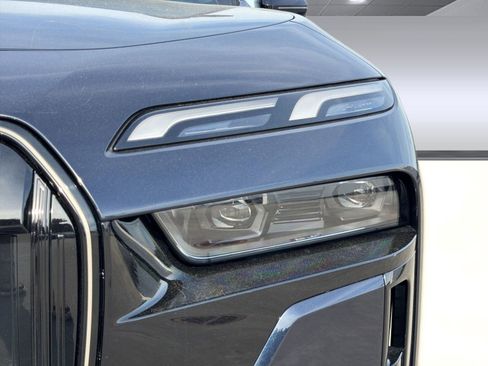 New 2026 BMW i7 xDrive60 w/ Premium Package AWD/4WD image 9