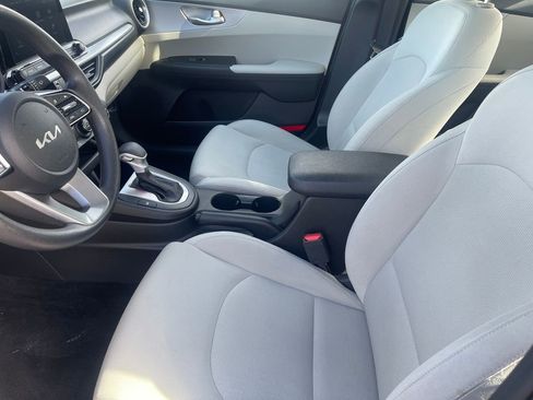 Used 2022 Kia Forte LXS image 9