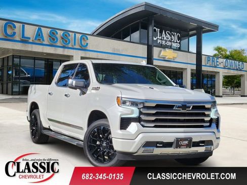 Used 2025 Chevrolet Silverado 1500 High Country w/ High Country Premium Package AWD/4WD image 1