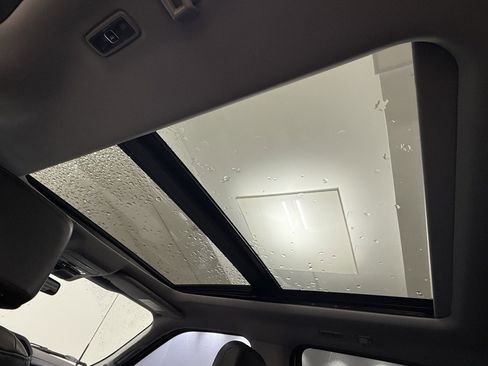 Used 2022 Ford F150 Lariat w/ Equipment Group 502A High image 26