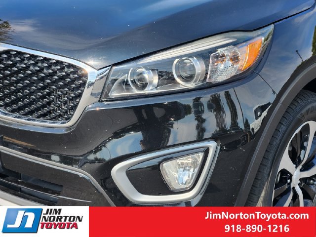 Used 2017 Kia Sorento EX w/ EX Premium Package FWD image 11