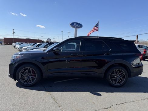 Used 2025 Ford Explorer ST w/ Sun And Sound Package image 8