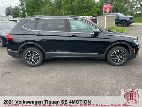 Used 2021 Volkswagen Tiguan SE image 2