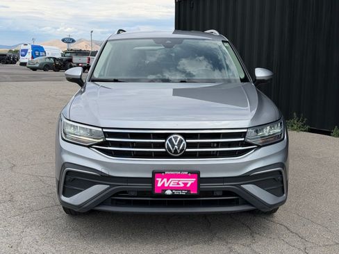 Used 2024 Volkswagen Tiguan SE AWD/4WD image 2