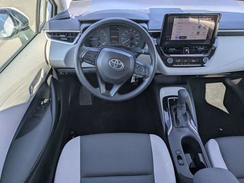 Used 2025 Toyota Corolla LE image 15