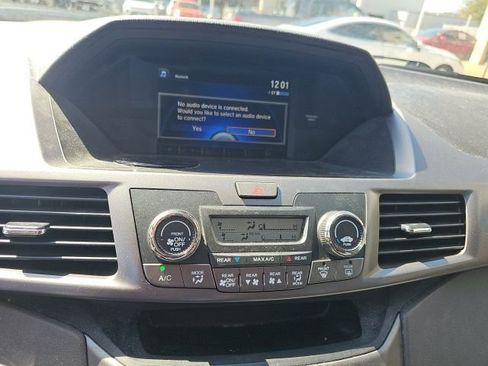 Used 2015 Honda Odyssey LX image 11