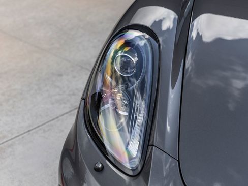 Certified 2016 Porsche Cayman GT4 RWD image 26