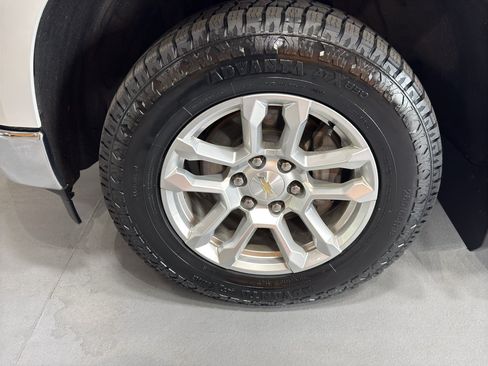 Used 2023 Chevrolet Silverado 1500 LT w/ LPO, Dark Essentials Package AWD/4WD image 9