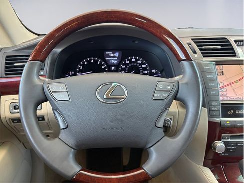 Used 2011 Lexus LS 460 w/ Comfort Pkg RWD image 11