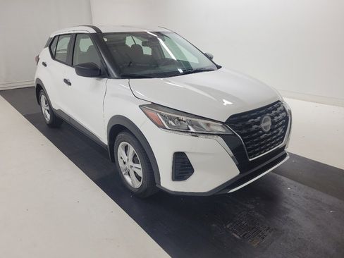 Used 2024 Nissan Kicks S FWD image 13