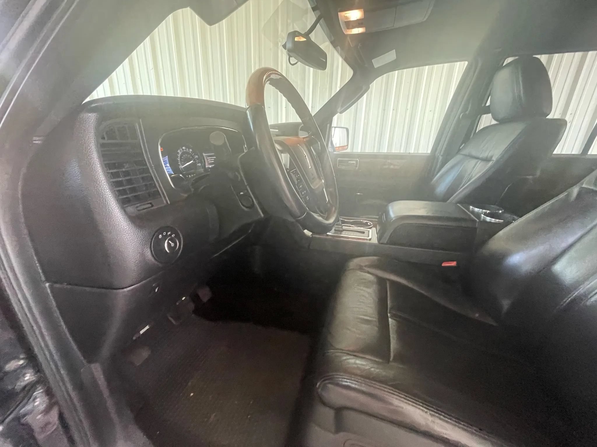 Used 2015 Lincoln Navigator 2WD image 15