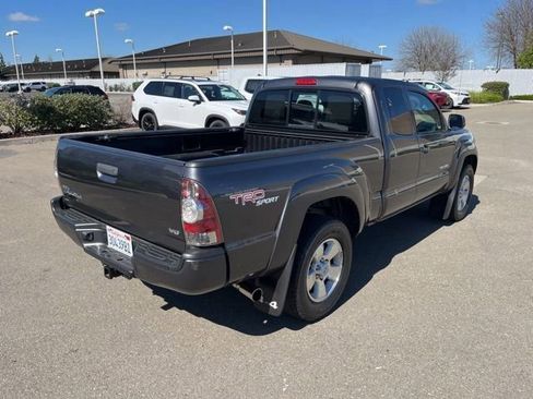 Used 2011 Toyota Tacoma 4x4 Access Cab V6 w/ TRD Sport Pkg image 5