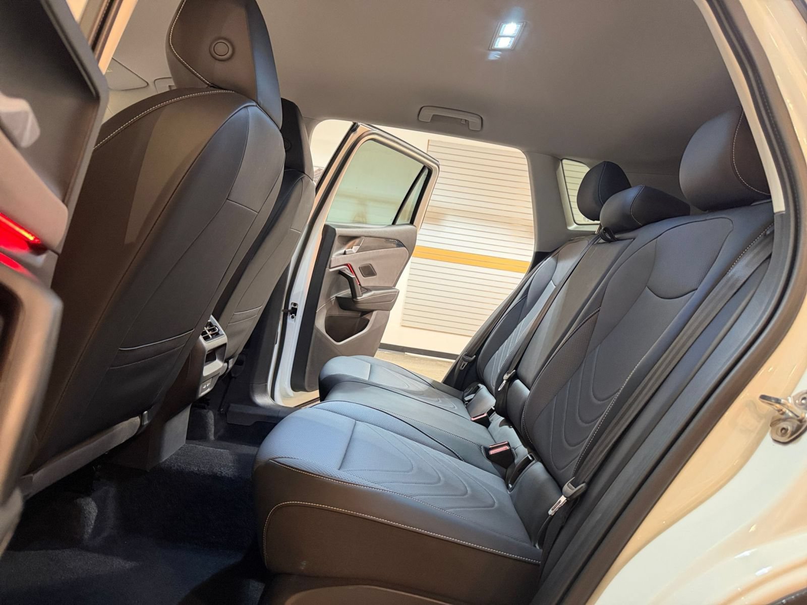Used 2026 Volkswagen Tiguan SE AWD/4WD image 26